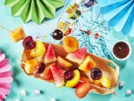 Brochette de fruits frais et sa sauce au chocolat : votre nouvel incontournable !