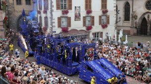 Chimères, rock, sports d'hiver et chevaux à roulettes : l'ambiance du Pfifferdaj en vidéo