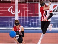 Le goalball, sport uniquement paralympique, décrypté par l'entraîneur de l'équipe de France