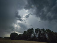 Orages : le Var et les Alpes-Maritimes en vigilance orange, l'Alsace en jaune