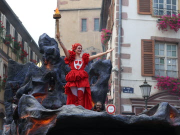 Pfifferdaj : les Jeux des Ribeaupierre ont mis le feu à Ribeauvillé